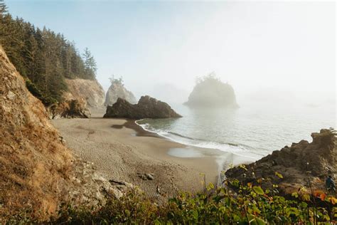 How To Reach Secret Beach On The Oregon Coast - The Mandagies