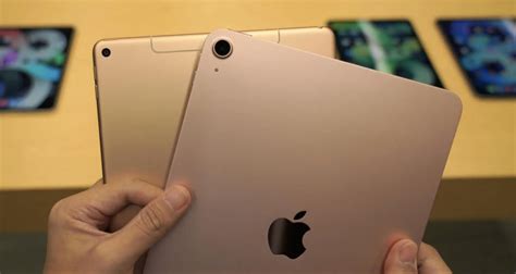 Gold iPad Air 3 Vs Rose Gold iPad Air 4 [Color Comparison] | Redmond Pie