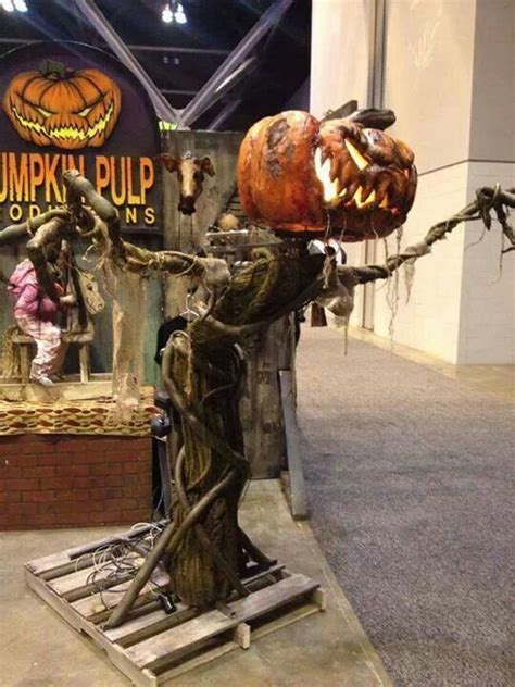 Pin by Becky McIntyre on 2014 transworld | Halloween animatronics, Halloween scarecrow ...