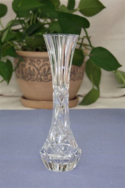 Vintage Lead Crystal Fluted Bud Vase Hand Cut Swirled Star pinwheel Flower Glass Vase Home Decor