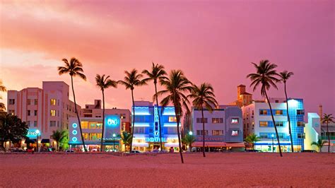 Ocean Drive in Miami Beach Florida [1920x1080] | South beach miami, Beach wallpaper, Weekend in ...