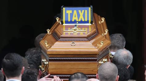 Funeral For Dublin Feud Victim Eddie Hutch | World News | Sky News