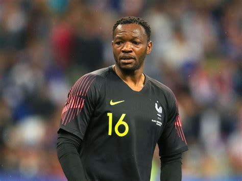 Steve Mandanda to miss France Nations League games after positive Covid ...