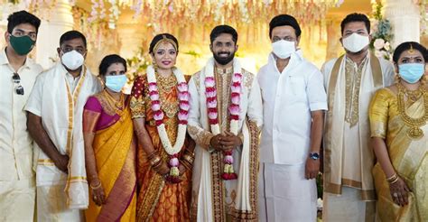 Director Shankar's daughter Aishwarya ties the knot with cricketer Rohit Damodharan