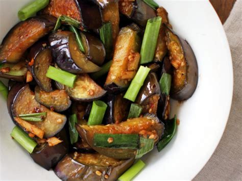 Easy Sautéed Eggplant Recipe and Nutrition - Eat This Much