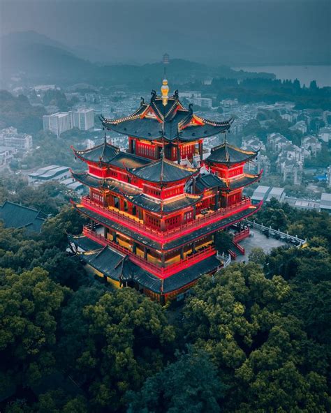 Temple on the hill in Hangzhou | Luoghi meravigliosi, Arte del paesaggio, Luoghi