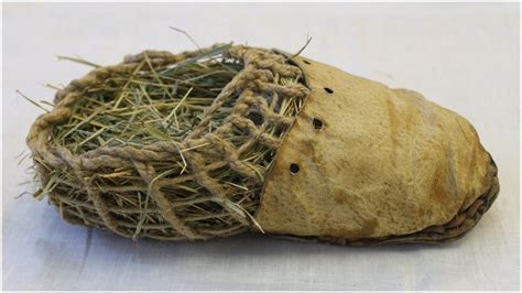 Expert re-creates the shoes of 5,300-year-old Ötzi the Iceman, down to the bearskin soles and ...