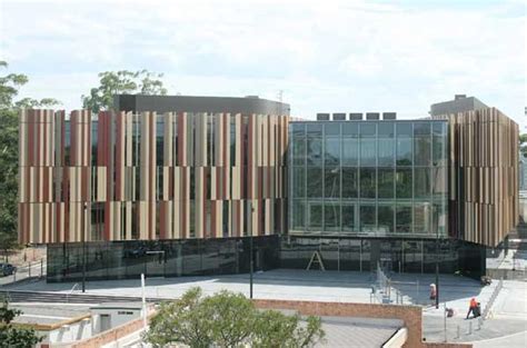 MACQUARIE UNIVERSITY LIBRARY :: SYDNEY