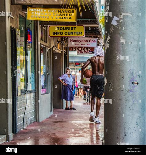 Florida Miami Beach Washington Avenue - Miami Beach Stock Photo - Alamy