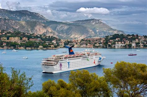 Das Kreuzfahrtschiff „Holiday“ kann man ersteigern