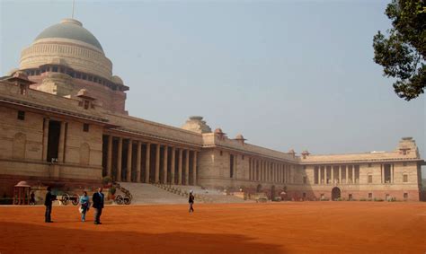 Take A Walkthrough the Architectural Wonder That Lutyens' Delhi Is!