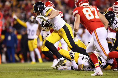 TJ Watt injury update in 2022-23 NFL season