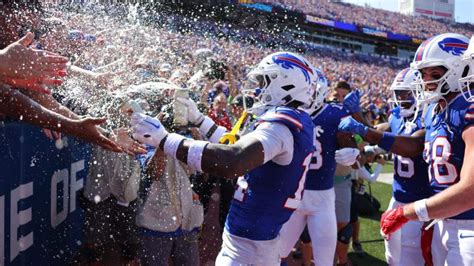 Bills' Stefon Diggs Shares Hilarious Take on Beer Celebration