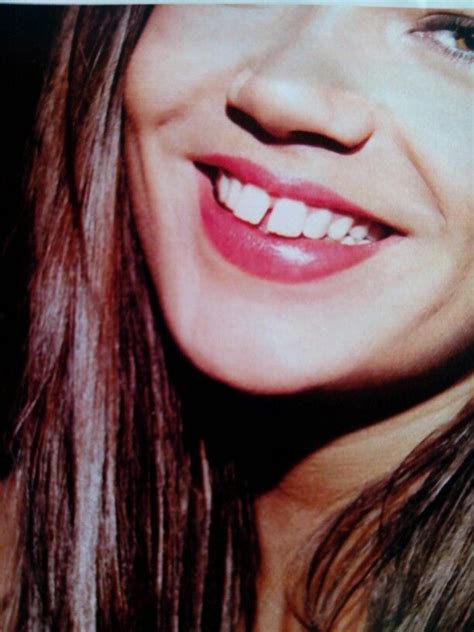 Gapped teeth girl | Gap teeth, Teeth, Beautiful smiles