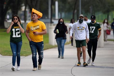 Game day in Green Bay: Empty sports bars, full hospitals. - The New York Times