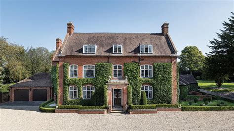 Luxuriously Appointed English Country House — Francis York