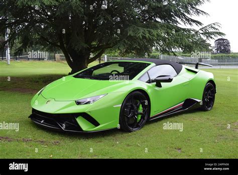 Lamborghini Huracan Performante Spyder in green Stock Photo - Alamy