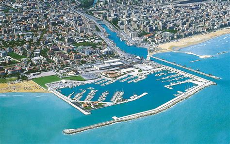 Porto turistico Marina di Pescara // Proger