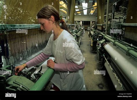 Power loom weaving hi-res stock photography and images - Alamy