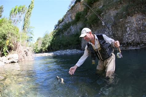 Best Fishing Waders of 2023 - Buying Guide - Fishmasters.com