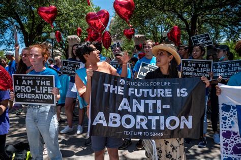 Texas’ 6-week abortion ban lets private citizens sue in an ...