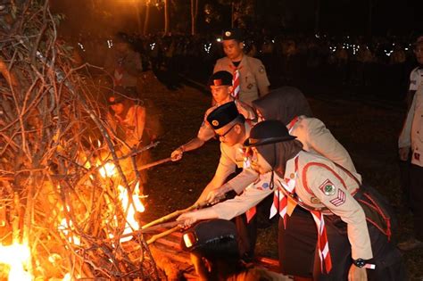 Kegiatan Pramuka Api Unggun : Pengertian, Sejarah, Fungsi, Macam-Macam, Syarat Tempat dan ...