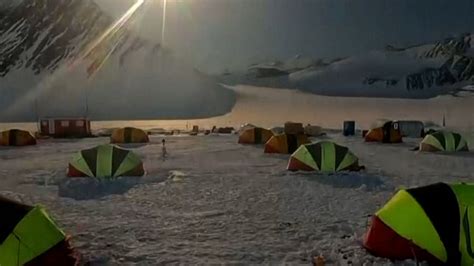 Eclipse brings rare darkness to Antarctica - Good Morning America