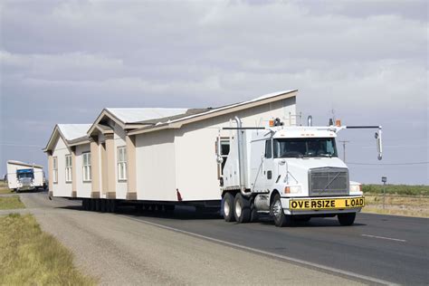 Heavy Lifting! 5 Tips for Hauling Oversized Loads