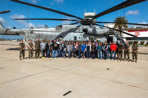 Becoming a Marine > 8th Marine Corps District > News Article Display