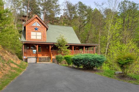 Hakuna Matata Cabin in Pigeon Forge w/ 2 BR (Sleeps11)