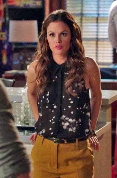 Rachel Bilson (Zoe Hart) Style More Fashion Tv, Work Fashion, Star Fashion, Fashion Outfits ...