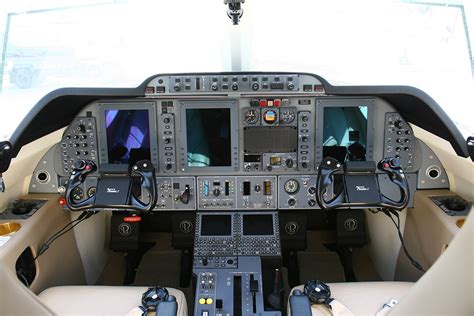 Beech 390 Premier IA - Cockpit