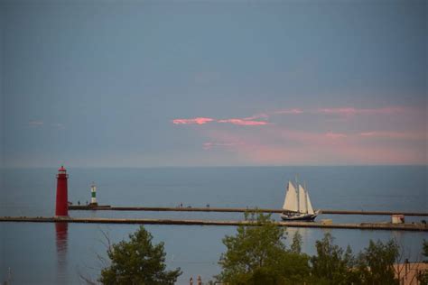 The Best of Grand Haven State Park - Looking Glass Beachfront B&B