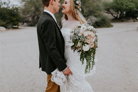 Desert style wedding at The Living Desert | Desert fashion, Wedding, Style