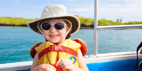 Navigating Boating Safety: 5 Tips for a Safe and Enjoyable Experience