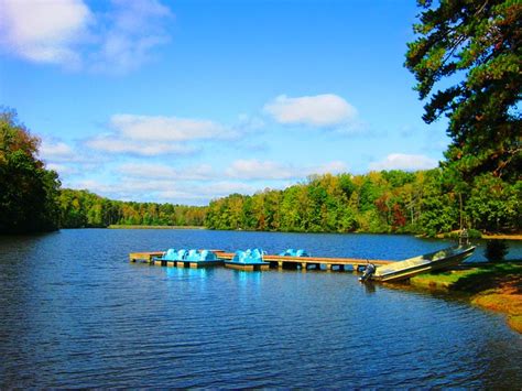 4 Lakes That'll Knock Your Socks Off This Fall at Virginia State Parks