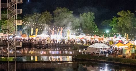 This is what Toronto's huge Waterfront Night Market looks like