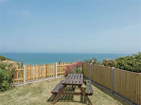 Marion’s Sea View in Overstrand, Cromer | Cottages.com