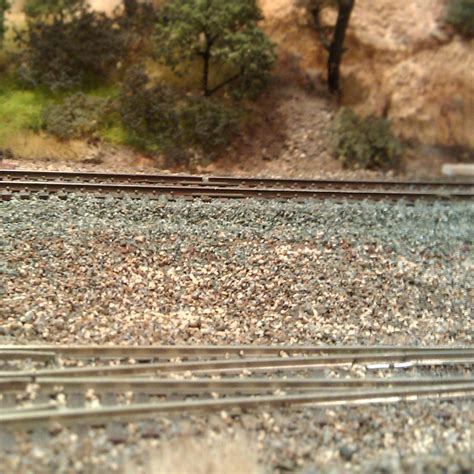 How to Realistically Ballast Your Track – The Model Railroad Benchwork ...