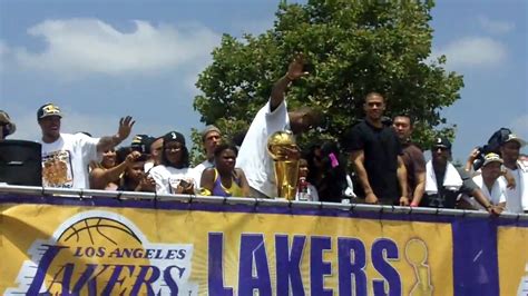 Lakers Championship Parade 2010 - YouTube