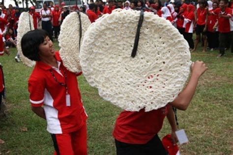 Beragam Lomba Khas 17 Agustus, dari Makan Kerupuk hingga Balap Karung