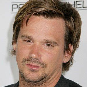 Sean Stewart - Age, Family, Bio | Famous Birthdays