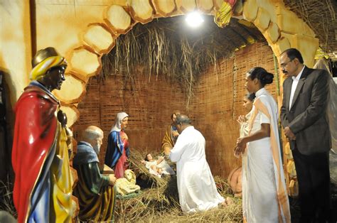 Christmas Celebrations In India Take Place Across Religions | HuffPost India