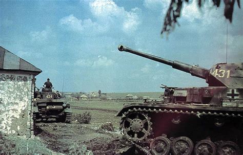 Two Panzer IV Ausf F2 of the 14 Panzer Division on the Eastern Front. : r/GermanWW2photos