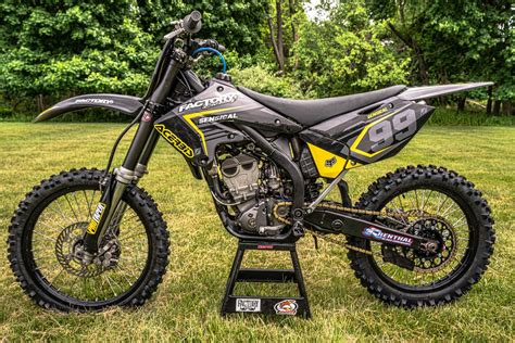 2004 Suzuki RMZ 250 | Motorcross bike, Custom dirt bike, Motocross bikes