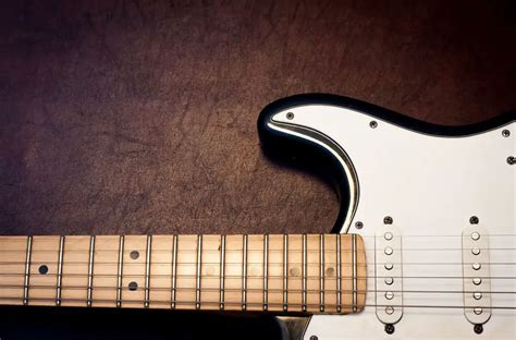 How Long Do Electric Guitar Frets Last? | InstrumentGuys