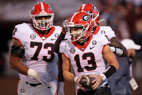 Comparing The 2022 Bulldogs To The 2021 Georgia Football Team