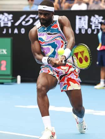 Australian Open 2023, il completo tutto colorato di Frances Tiafoe al 1 ...