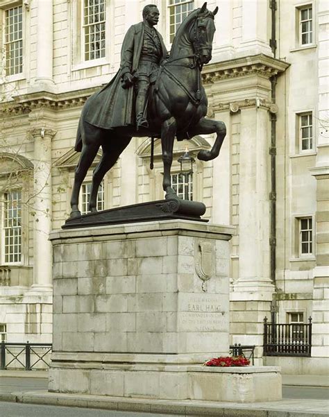 London Statues Gallery | English Heritage