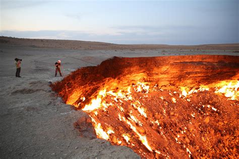 "Door to Hell" in Turkmenistan - kobi lighting studio